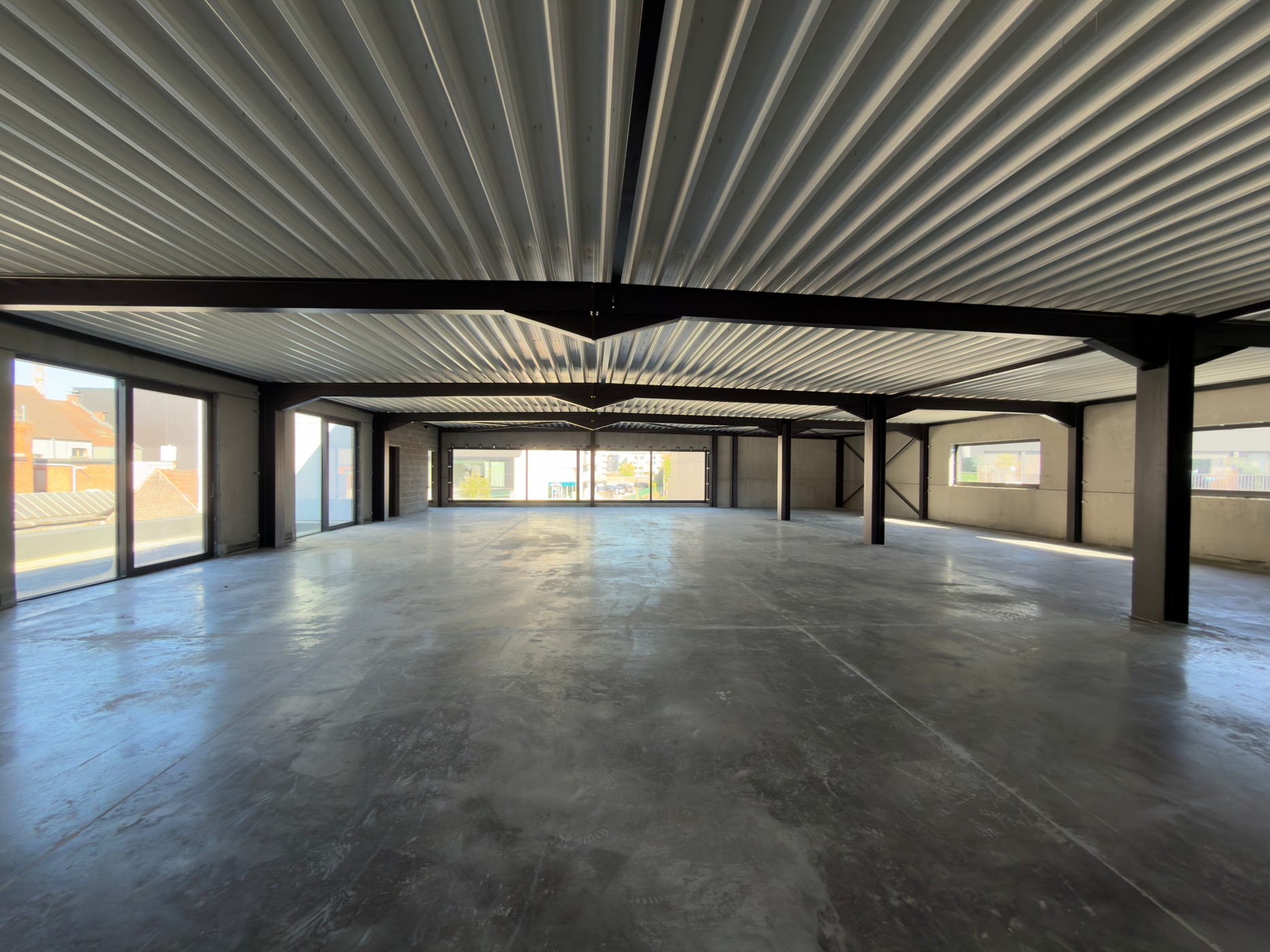 Handelspand 780m² te huur op toplocatie - photo 3