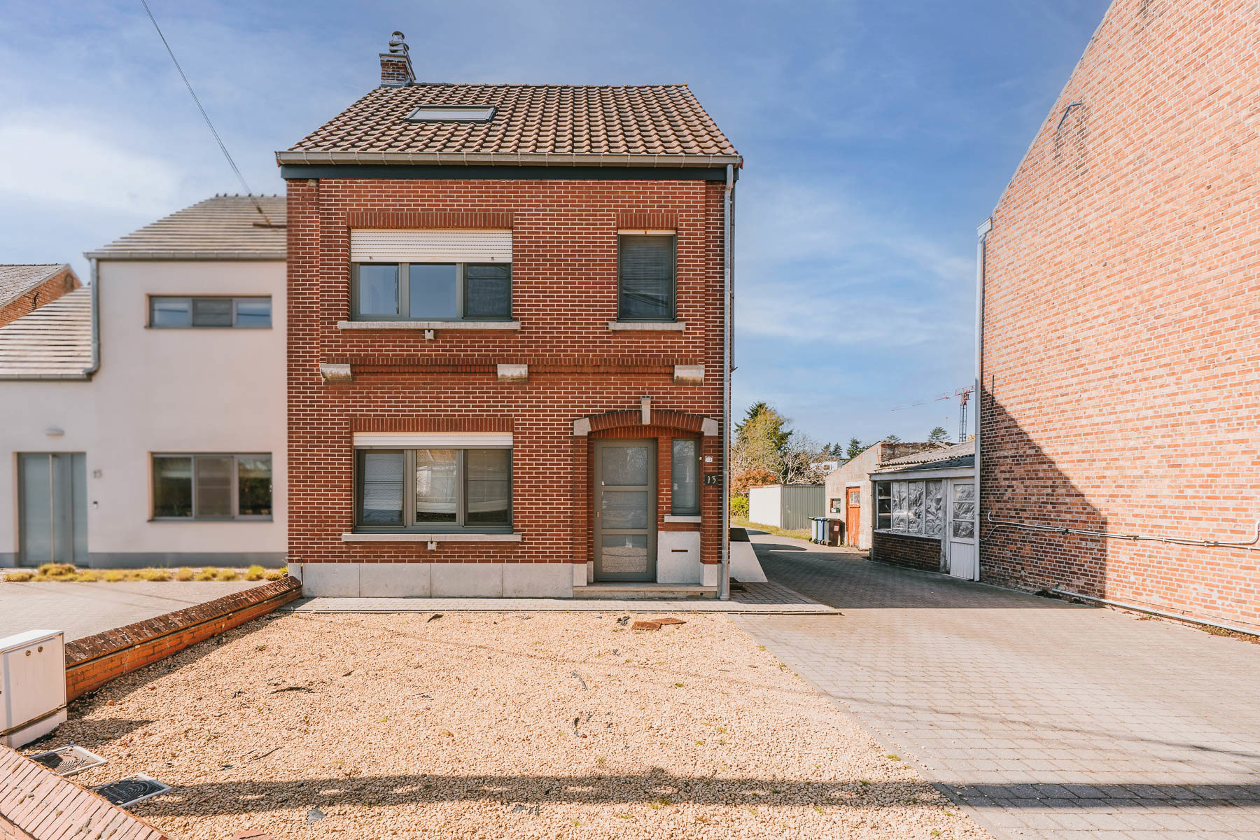Uitstekend onderhouden woning met mooie tuin - foto 2