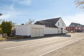 Deze ruime, halfopen bebouwing is ideaal gelegen in Mol-Sluis. Alle voorzieningen, zoals winkels, horeca, scholen en openbaar vervoer, bevinden...