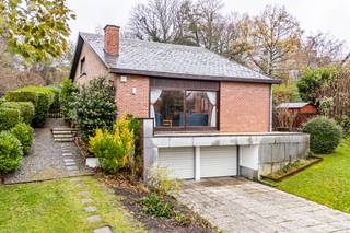 Volledige presentatie en dynamisch videoplan beschikbaar op onze website: https://weinvest.be/fr-BE/property/for-sale/huy/house/136970 Ideaal...