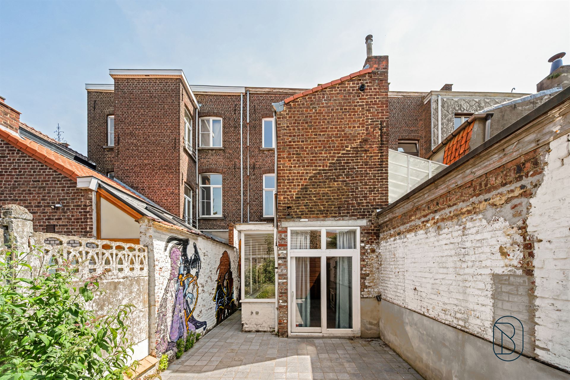 Karaktervolle herenwoning met 6 slaapkamers, zonnig terras - foto 4