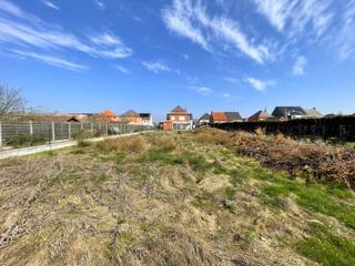 Bent u op zoek naar een rustig gelegen bouwgrond in een kindvriendelijke buurt?Realiseer uw bouwplannen in een doodlopende straat, vlakbij scholen,...