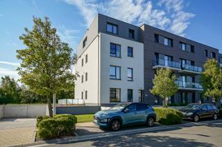 Zoek je een instapklaar appartement met veel ruimte, een groot terras en een praktische indeling? Dan is dit appartement zeker het bekijken waard...