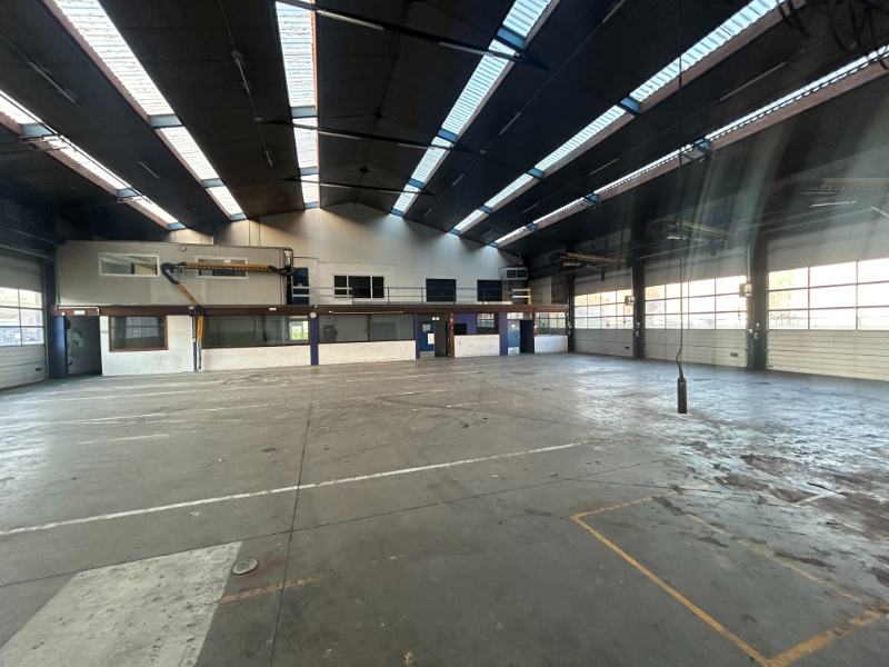 Ruime werkplaats / atelier met kantoren op topligging nabij UZ Gent - foto 4