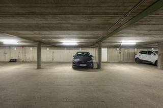 3 ondergrondse autostaanplaatsen, gelegen onder Residentie Groenhuis in Turnhout te Hoveniersstraat 5. Elektrische poort voorzien...