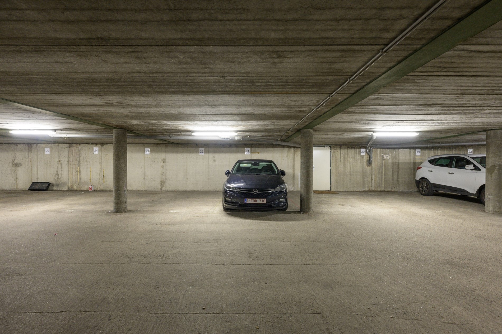 Drie ondergrondse autostaanplaatsen in Residentie Groenhuis te Turnhout - foto 2