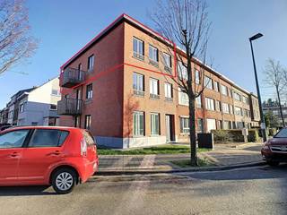 Het te huur aangeboden appartement is ideaal gelegen op de Pastoor Campensstraat in Merksem, vlakbij allerlei nodige faciliteiten zoals...