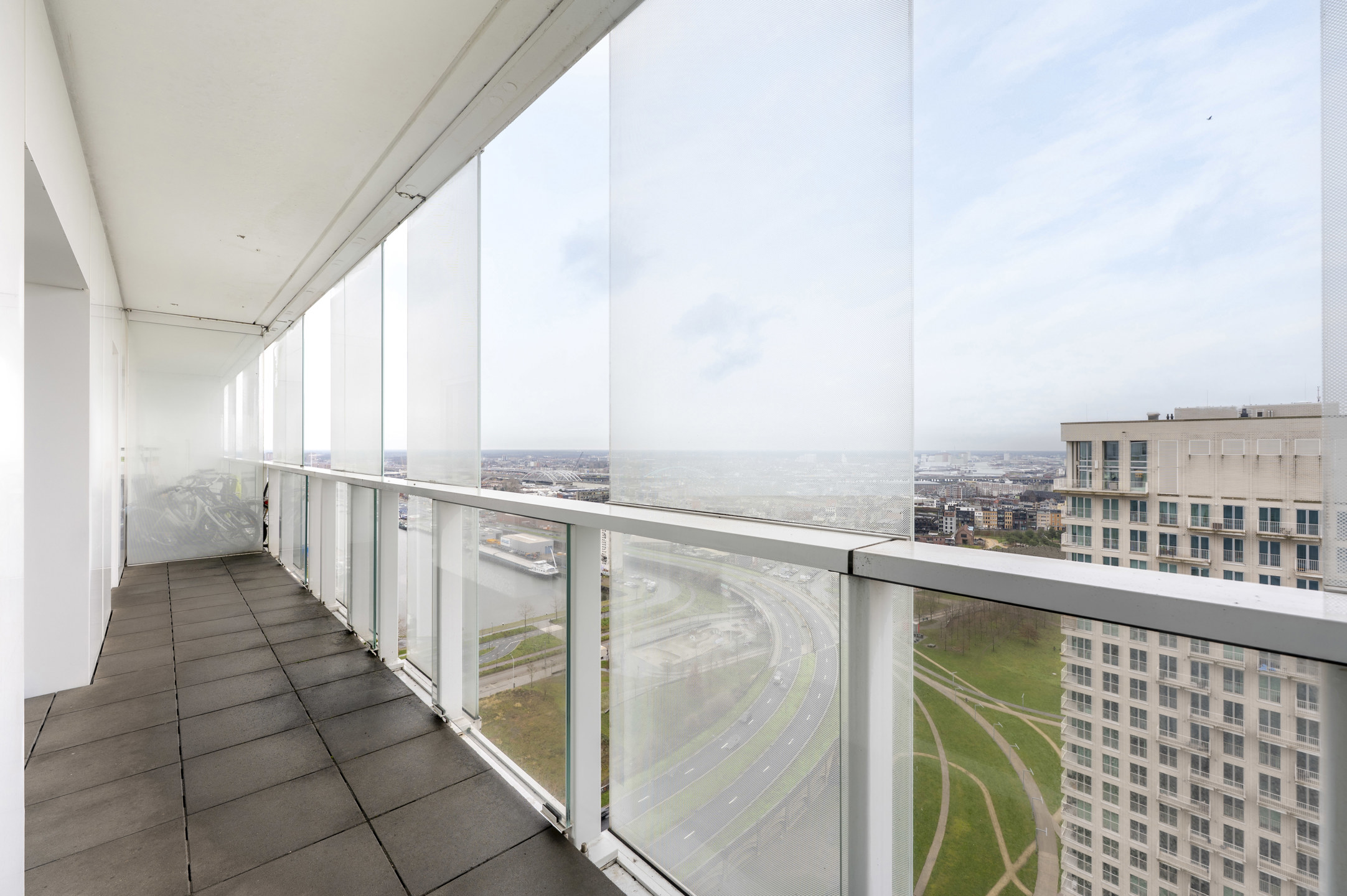 Instapklaar 2 slkr appartement met panoramisch uitzicht en fantastisch terras - foto 5