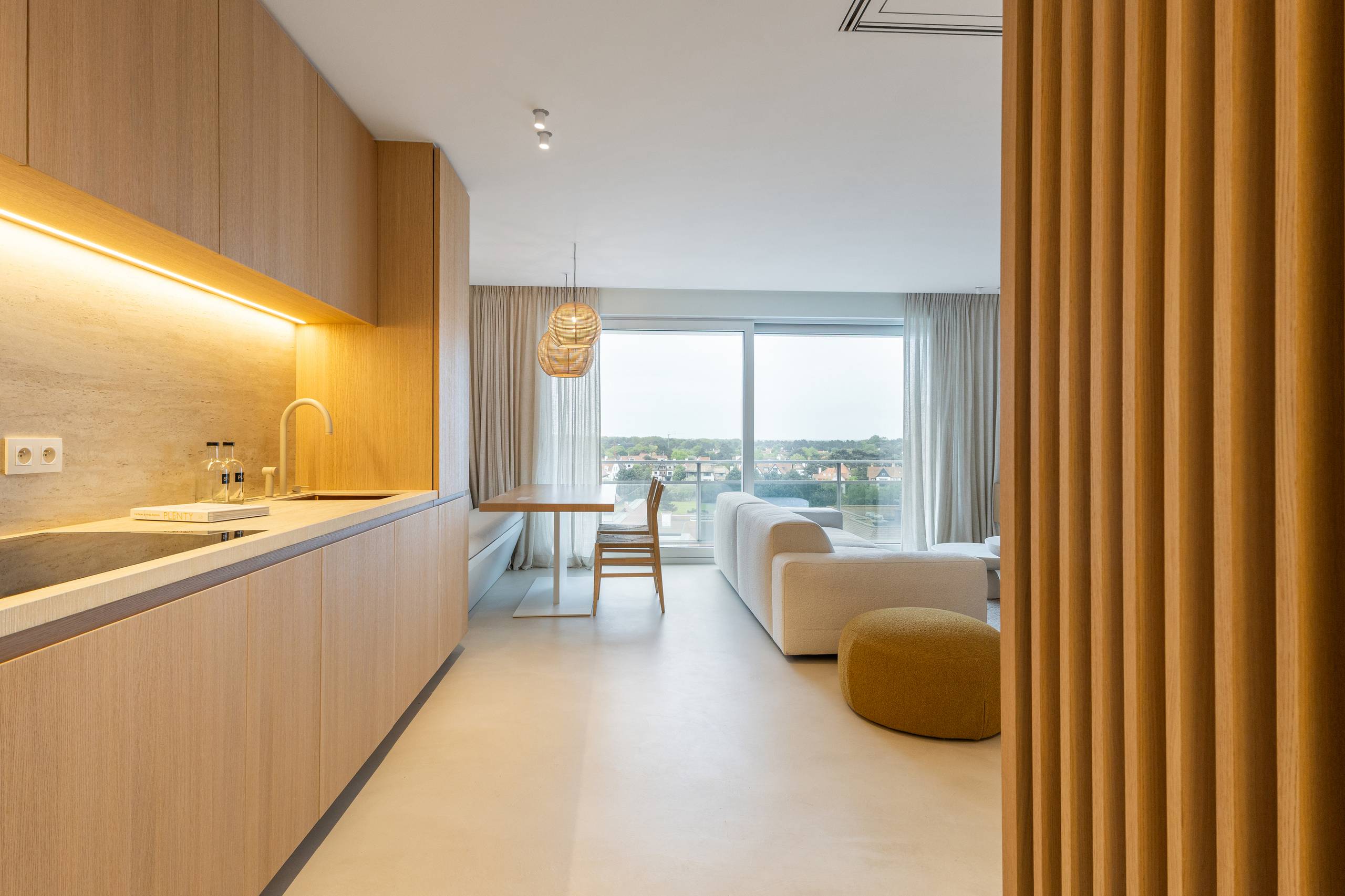 Stijlvol gerenoveerd appartement te koop in Knokke! - foto 5