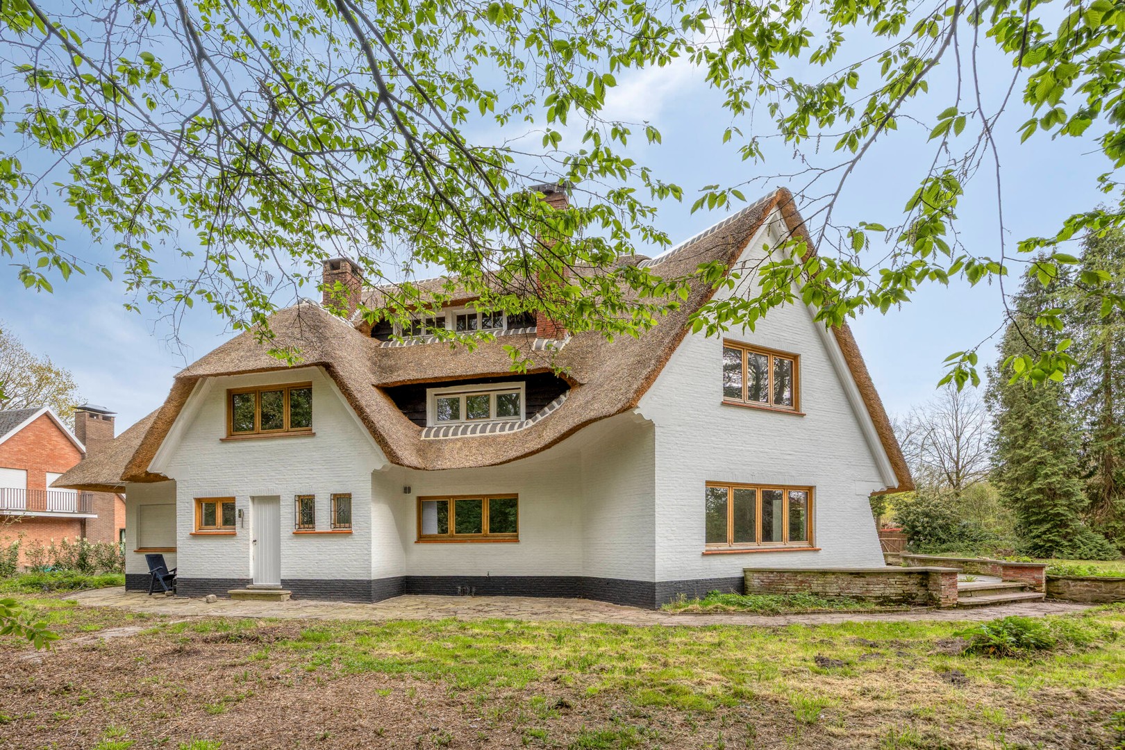 Unieke villa op centrale locatie met verkavelingsmogelijkheid - foto 3