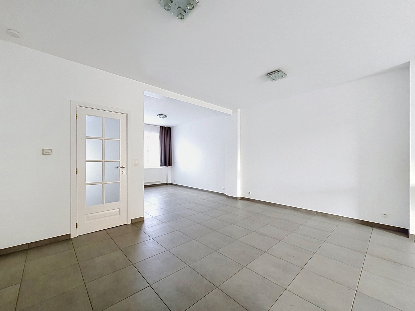 Instapklare gezinswoning met 4 SLPK, 3 Badkamers én Tuin! - foto 4
