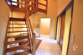 Ruime, unieke villa met bureaus in woonwijk in Sint-Martens-Latem Bent u op zoek naar een ruime, alleenstaande woning nabij het centrum van...