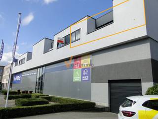 MODERN APPARTEMENT MET LIFT. Dit aantrekkelijke appartement van 85 m² bevindt zich in het hart van Schoten en biedt een uitstekende combinatie van...