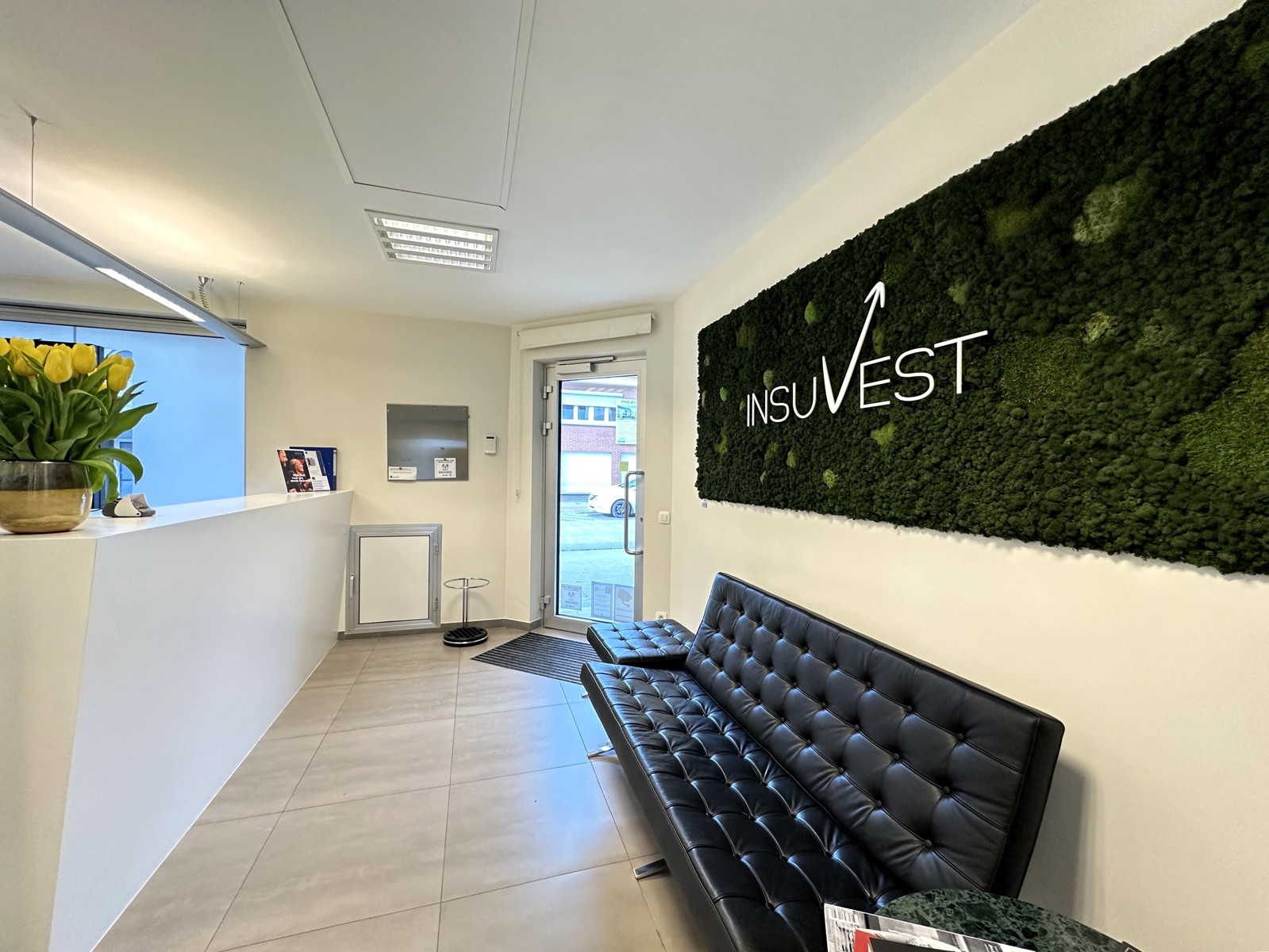 Gunstig gelegen kantoor, 114m² + 2 garages + 4 P - foto 4