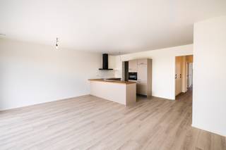 VOLLEDIG INSTAPKLAAR - 6%BTW MOGELIJK - BEN20 - BESCHIKBAAR BIJ AKTE <br /><br />Project Rubenspark in het charmante Blaasveld, tussen Mechelen en Willebroek, is immers bijna instapklaar en biedt een unieke kans op snel beschikbaar woongenot. <br />Met de oplevering voorzien deze zomer kunnen nieuwe bewoners vlot intrekken. Bovendien kan wie in aanmerking komt profiteren van het 6% BTW-tarief, wat deze investering nog aantrekkelijker maakt. <br />Dit nieuwbouwproject omvat 31 appartementen met 1, 2 of 3 slaapkamers, ontworpen voor een optimaal wooncomfort in een rustige en groene omgeving. Elke woning heeft lichtrijke leefruimtes met grote raampartijen en een royale buitenruimte. Voor maximaal gemak is er ondergrondse parkeergelegenheid beschikbaar.<br />Rubenspark is gebouwd volgens de laatste energie-eisen en biedt dan ook het hoogste leefcomfort dankzij duurzame oplossingen zoals een warmtepompsysteem, zonnepanelen en vloerverwarming, wat resulteert in een energiezuinig BEN-label. De combinatie van hedendaags comfort en milieuvriendelijke voorzieningen maakt Rubenspark aantrekkelijk voor jonge gezinnen, actieve senioren en investeerders die op zoek zijn naar een waardevolle woonplek.<br />Wilt u het comfort en de kwaliteit van wonen in Rubenspark zelf ervaren? Plan eenvoudig een afspraak via de website van Malines-Group en ontdek wat deze unieke woonomgeving te bieden heeft.