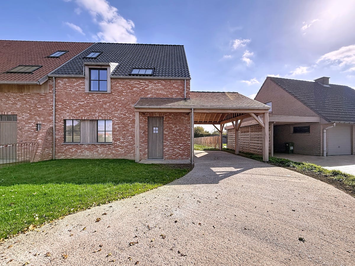 Nieuwbouw met 4 slaapkamers, carport en tuin in Boezinge - foto 1
