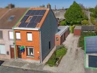 Op zoek naar een rustig gelegen halfopen woning met ruimte en potentieel? Deze woning bevindt zich in een doodlopende straat, vlak bij het centrum...