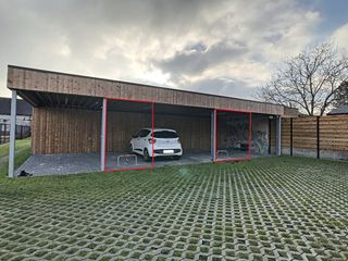 Within the De Kroon residence in Wuustwezel there are several carports, of which 4 covered car parking spaces are still available.It concerns...