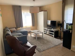 Over het appartement:Dit charmant en lichtrijk duplex appartement biedt een warme en huiselijke sfeer dankzij ramen aan drie zijden en een doordachte...