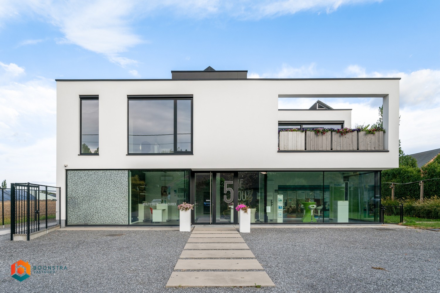 Exclusieve moderne villa met handelsruimte te Schriek - foto 1