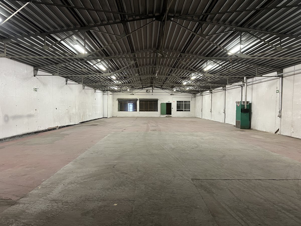 Warehouse for rent of approx. 600 m² in Tielt - photo 2