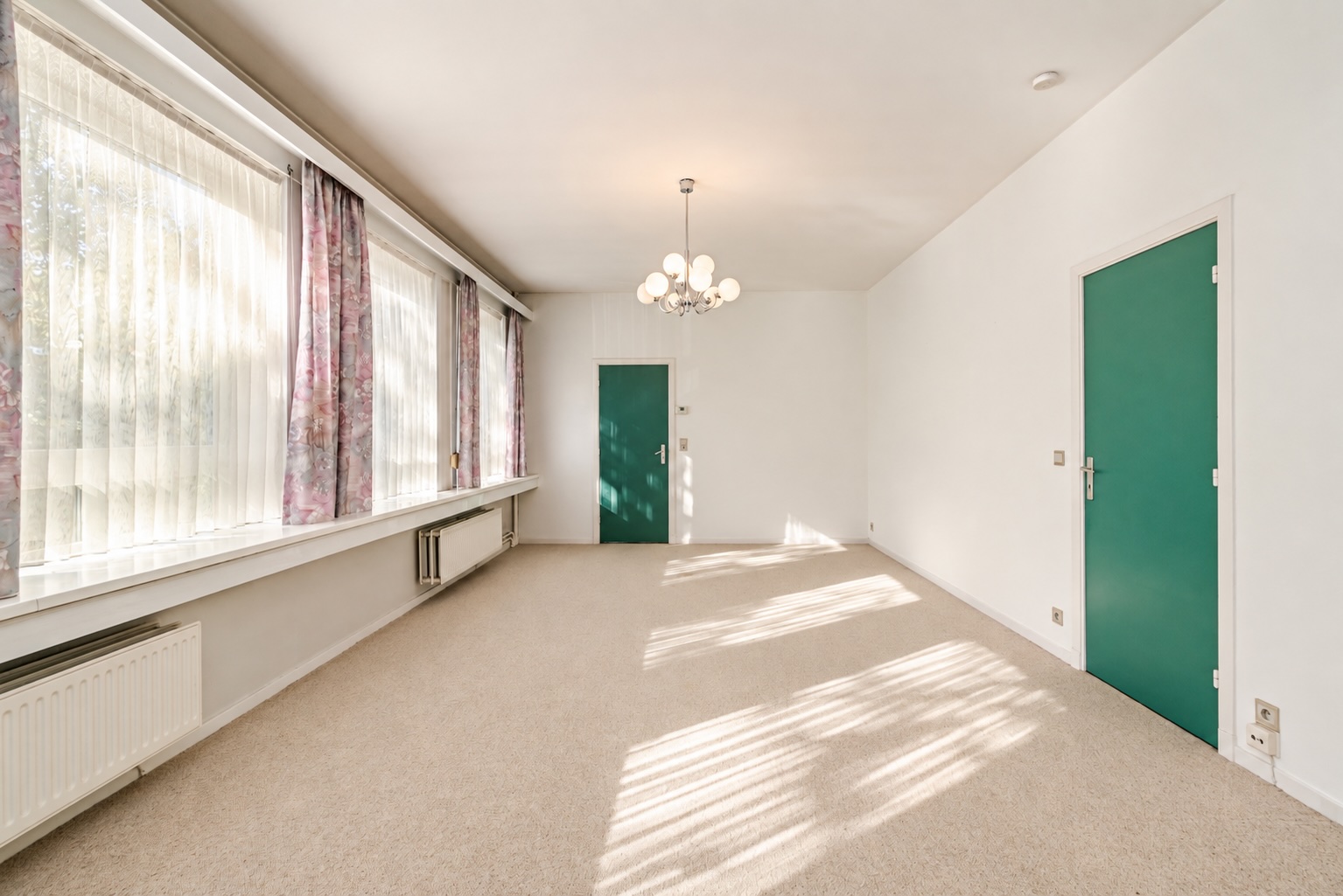 Lichtrijk appartement in Pulhof met garagebox en oprit - foto 4