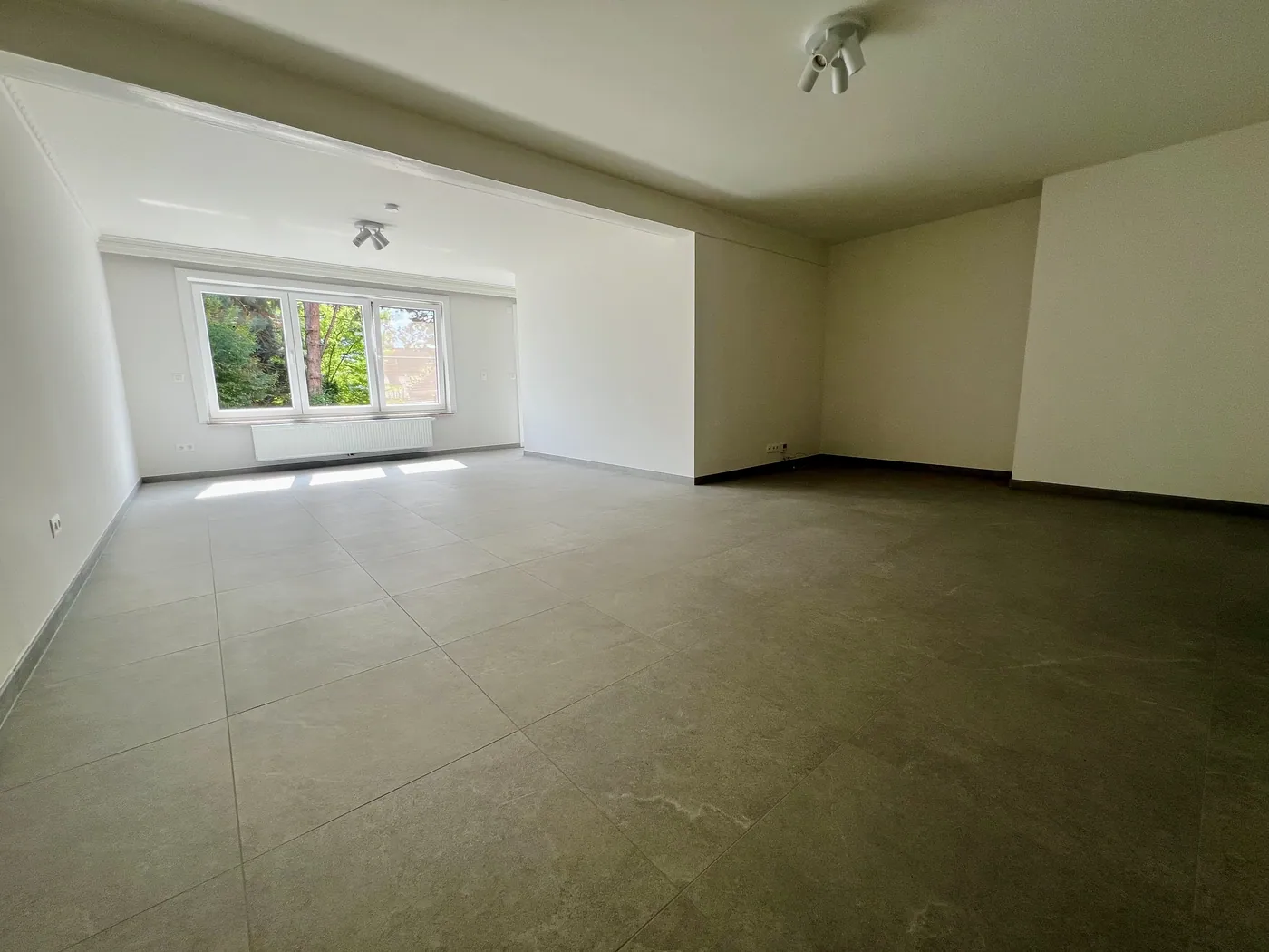 Ruim appartement met 2 slpks en terras op toplocatie - foto 4