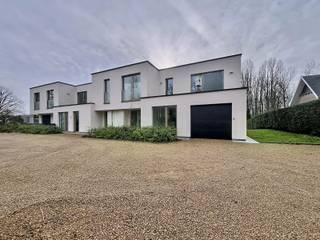 Prachtige HOB met 5 SLPK, tuin, garage en staanplaatsen!Op een uiterst gunstige locatie langs de Gentsesteenweg 405B te Erondegem (Erpe-Mere) vindt u...