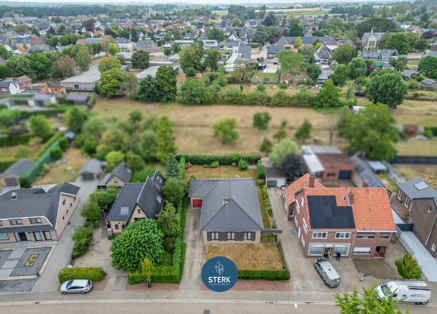 GELIJKVLOERSE WONING MET VEEL POTENTIEEL OP EEN RUSTIGE LOCATIE TE REKEM ! - foto 4
