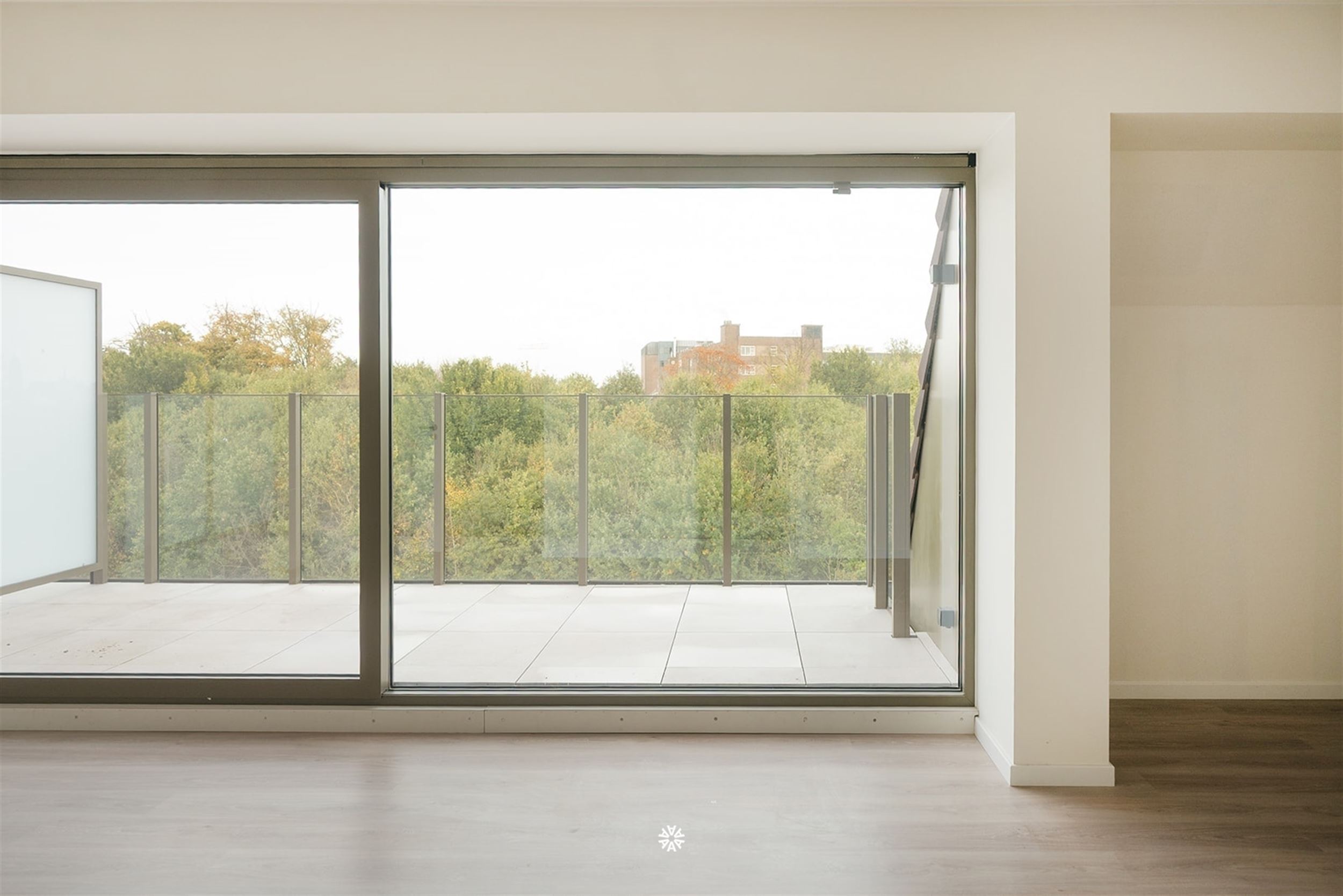 Knap gerenoveer dakappartement in het centrum van Sint-Niklaas - foto 4