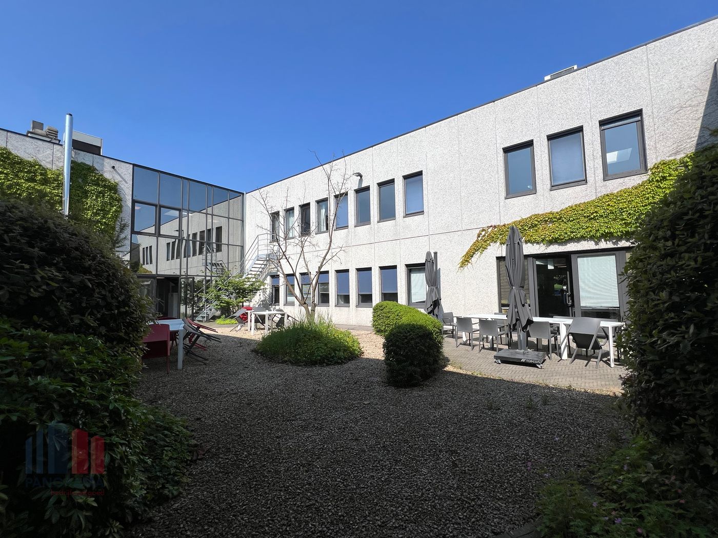 900 m² Kantoren en 11 parkeerplaatsen te koop, visibiliteit van Pontbeeklaan! - foto 4