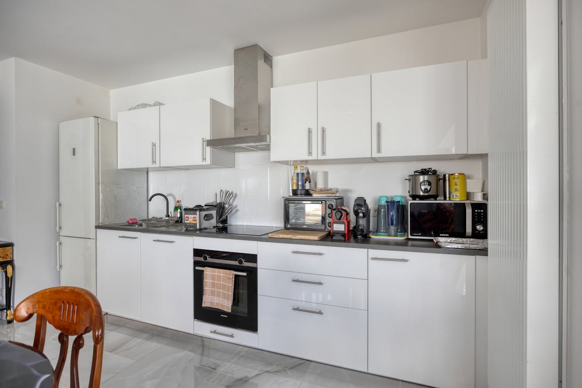 Gerenoveerd hoekappartement met 3 slaapkamers en garage - foto 5