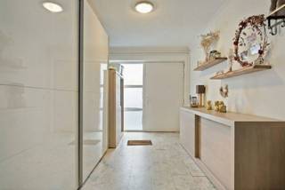 Deze aangename gezinswoning combineert ruimte en comfort in een rustige woonomgeving. Ligging:De woning is gelegen in de Kasteelstraat 33 te...