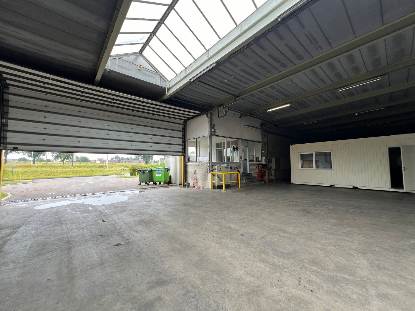 7.600 m² OPSLAGRUIMTE MET 185 m² KANTOOR TE HUUR - foto 4