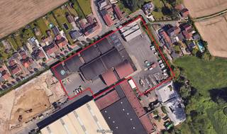 Deze industriële site is gelegen onmiddellijk bij de afrit van de R4 en de N9. De toegang voor het vrachtverkeer is via de N9...