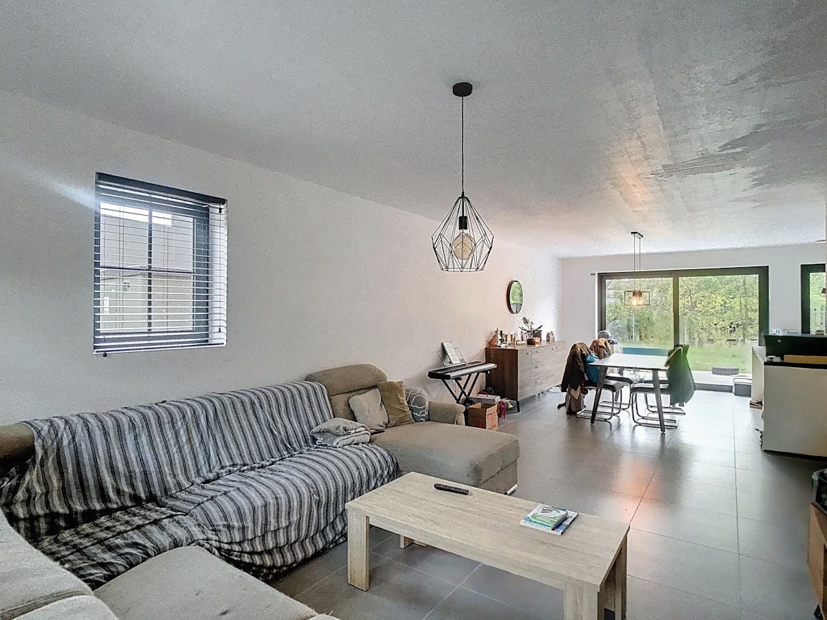 Woning met 3 slaapkamers, tuin en autostaanplaats in Woesten - foto 5