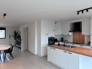 Ruim halfopen appartement in het centrum van Geluwe, op wandelafstand van winkels en voorzieningen. Dit moderne appartement (bouwjaar 2023)...