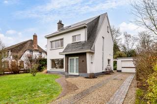Instapklare vrijstaande woning (op ca. 865m² grond) op residentiële groene locatie doch zéér centraal nabij winkels, het centrum, invalswegen...