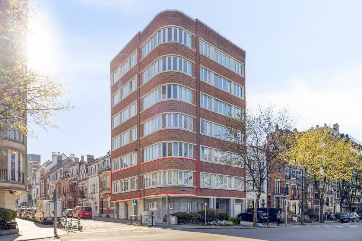 For sale: 3-bdr apt with terrace overlooking the Forest Park - photo 1