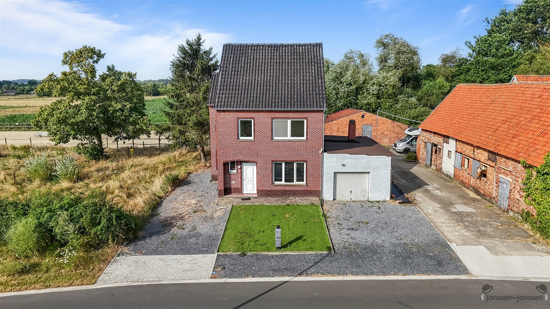 house - photo 2
