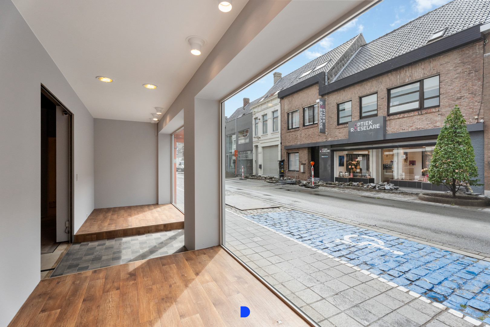 Commercial for rent in Roeselare - photo 1