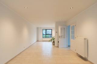 Gunstig gelegen 3 slaapkamerwoning met ruime tuin te Oud-TurnhoutEPC: 187kWh/m² I Beschikbaarheid: 01/01/2026 I Tuin met tuinbergingInteresse? Vraag...