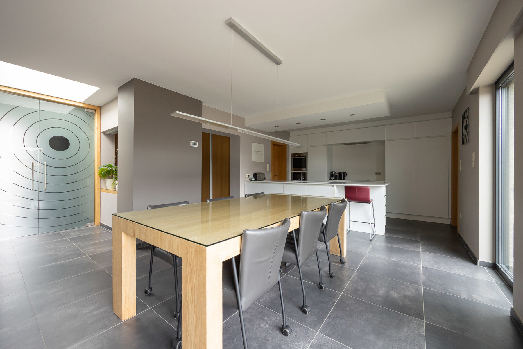 Moderne , energiezuinige woning met 4 slaapkamers vlakbij centrum van Mol. - foto 5