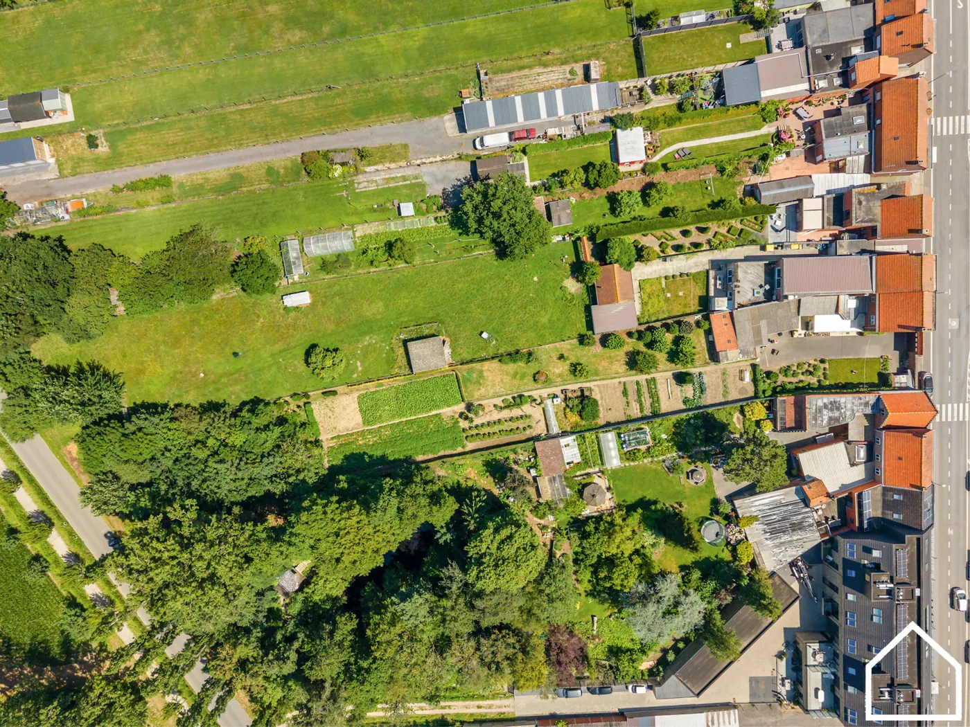 GROTE KLOEKE WONING MET GIGANTISCH GROTE TUIN - foto 4