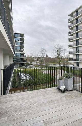LIGGING:Het appartement is gelegen nabij het centrum van Deinze. Je bent hier op wandelafstand van scholen, horeca en winkels. Verder ben je...