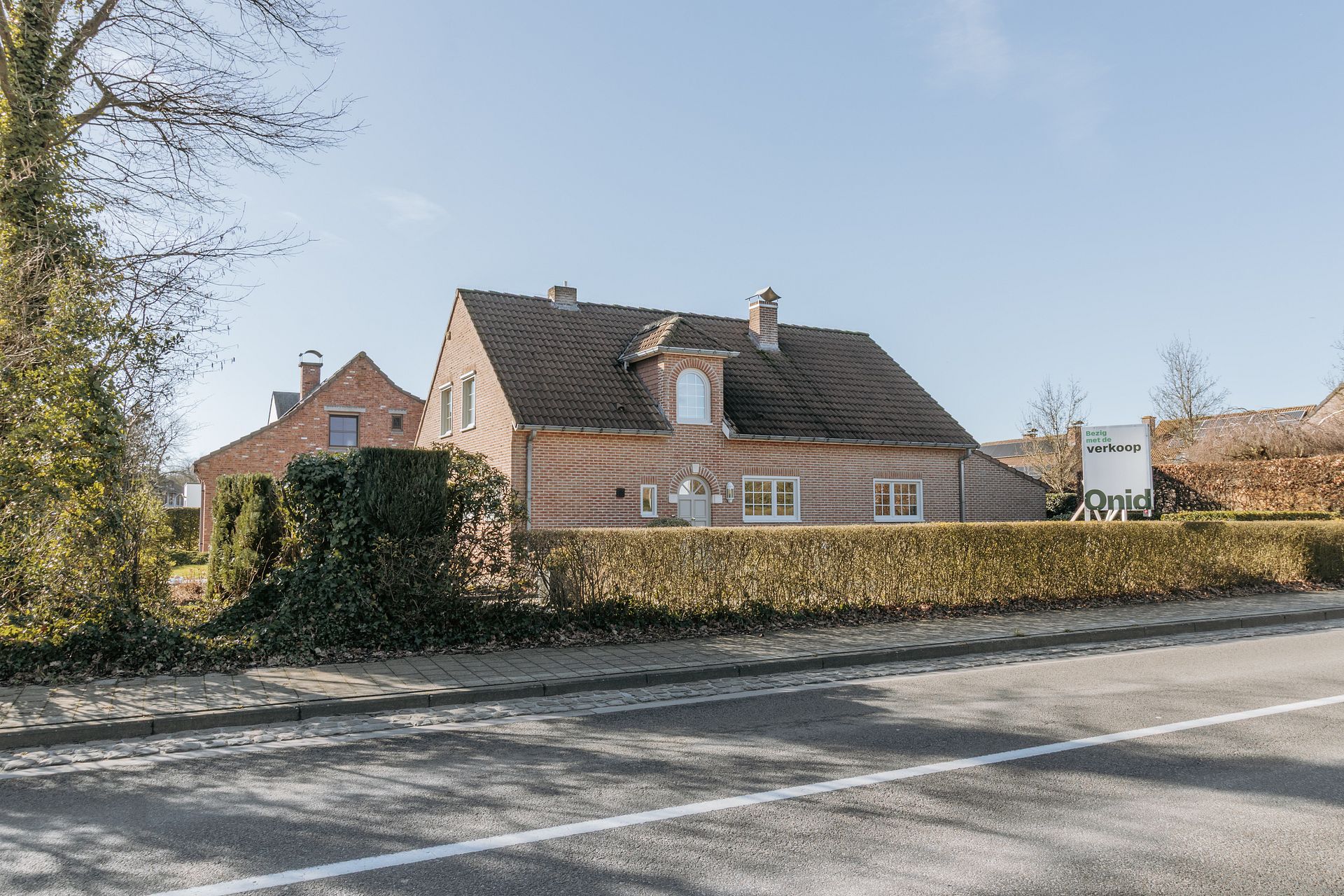 Goed gelegen woning met tuin en garage in Hove - foto 1