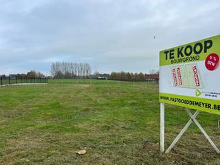 Dit LAATSTE lot bouwgrond is gelegen te Koolskamp met name in de Laagstraat met een oppervlakte van 919 m². U geniet van een PRACHTIG...