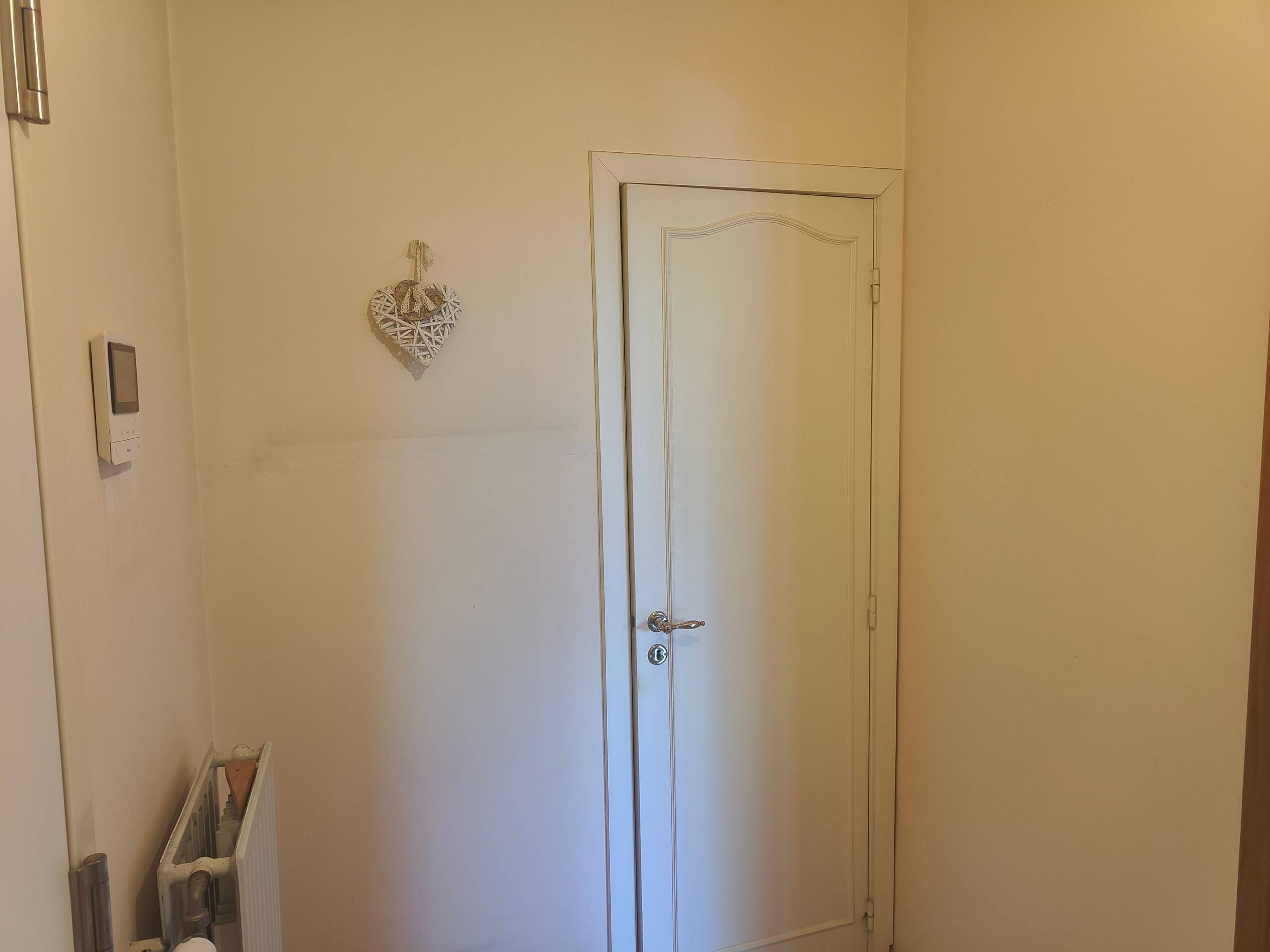 Apartment for rent in Sint-Andries with 2 bedrooms - photo 4