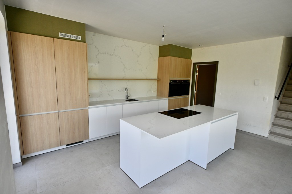 Ruime Luxe Woning met 3 slaapkamers en 2 badkamers !! - foto 4