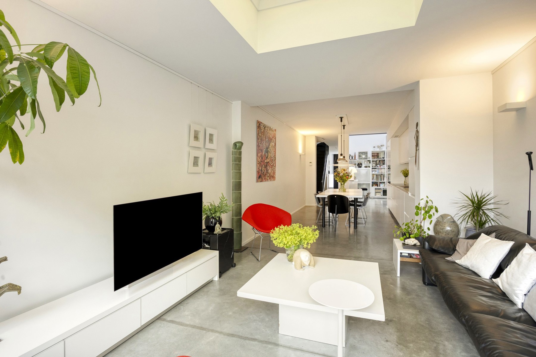 Volledig gerenoveerde woning met 3 slpk, bureau en tuin - foto 4